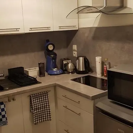 Au Pays Du Champagne إيبيرني