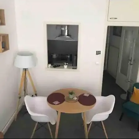 Au Pays Du Champagne